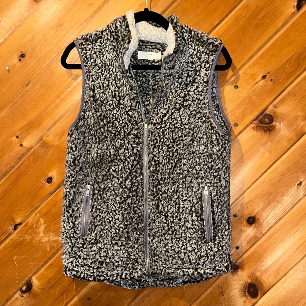 Thread & Supply gray Sherpa zip up vest